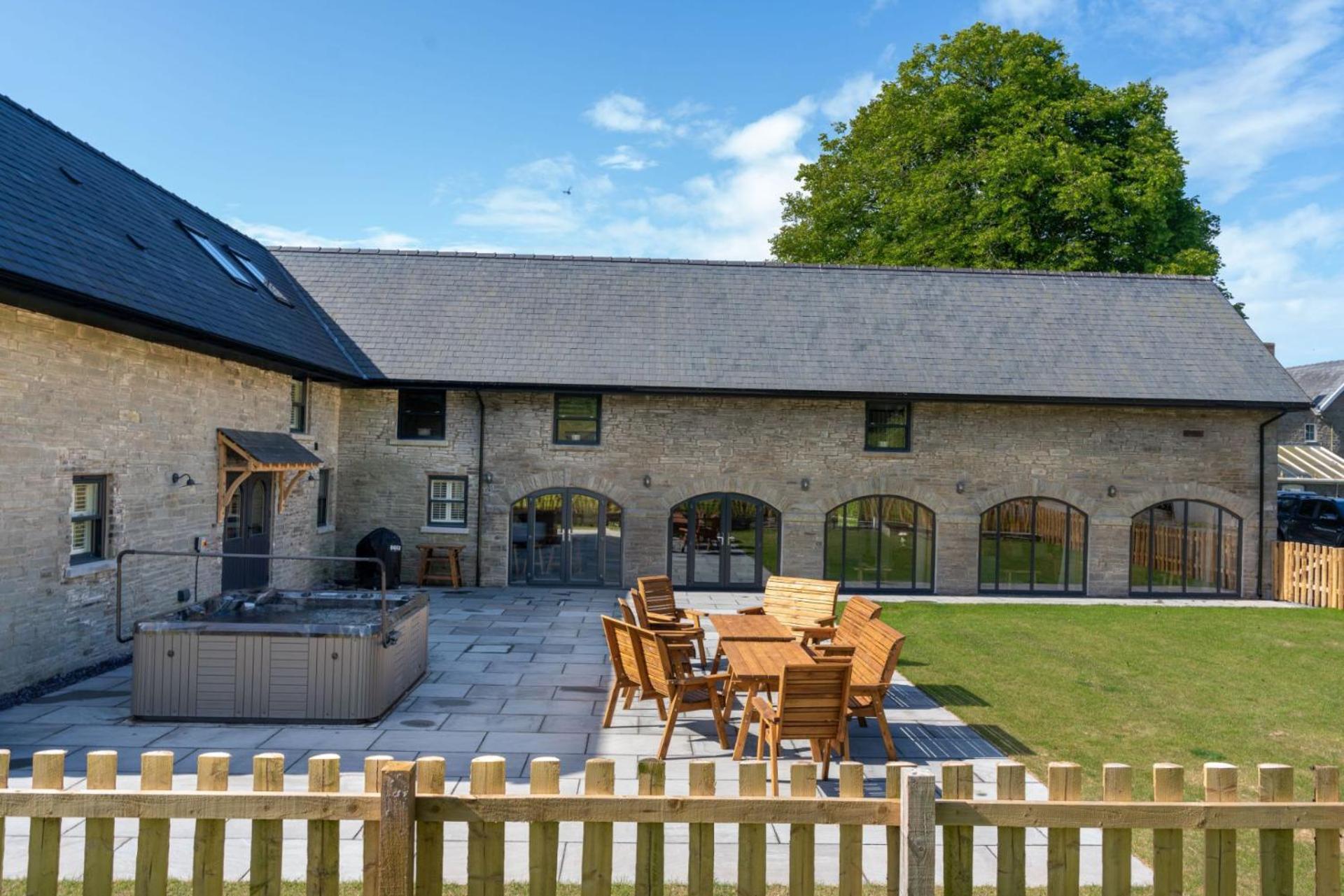 The Big Barn Villa Kidwelly Exterior photo