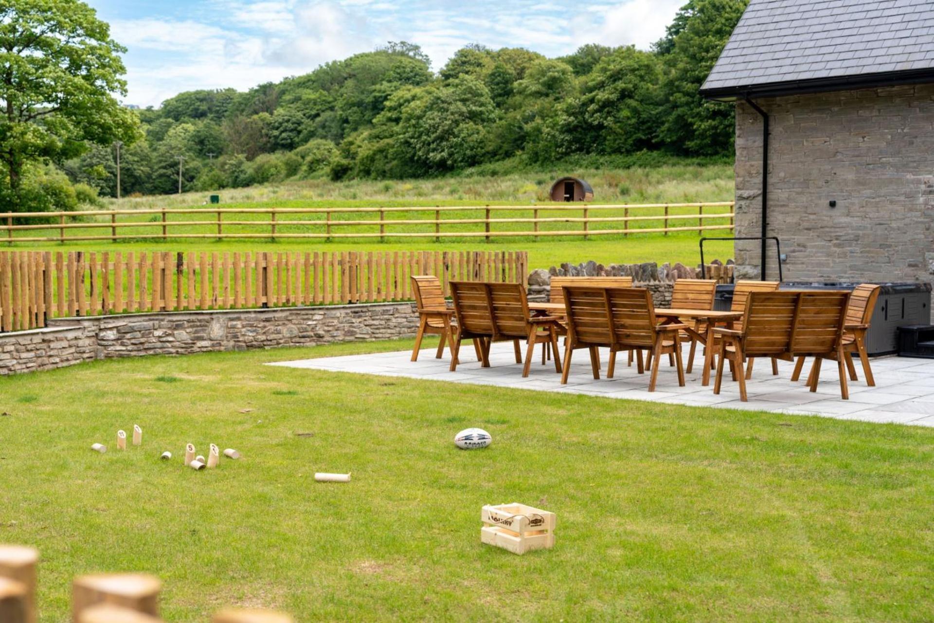 The Big Barn Villa Kidwelly Exterior photo